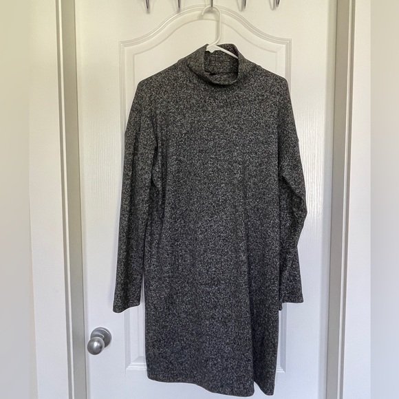 ⚡️ Uniqlo Sweater Dress - Picture 1 of 2